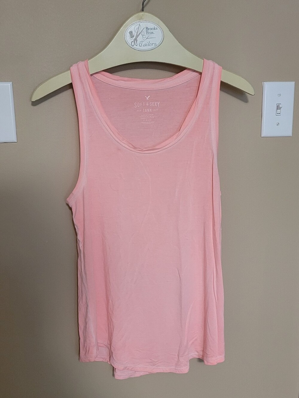 💜2 for $10💜 Bundle and save American Eagle Outfitters Pink Scoop Neck Tank Top - Picture 1 of 5